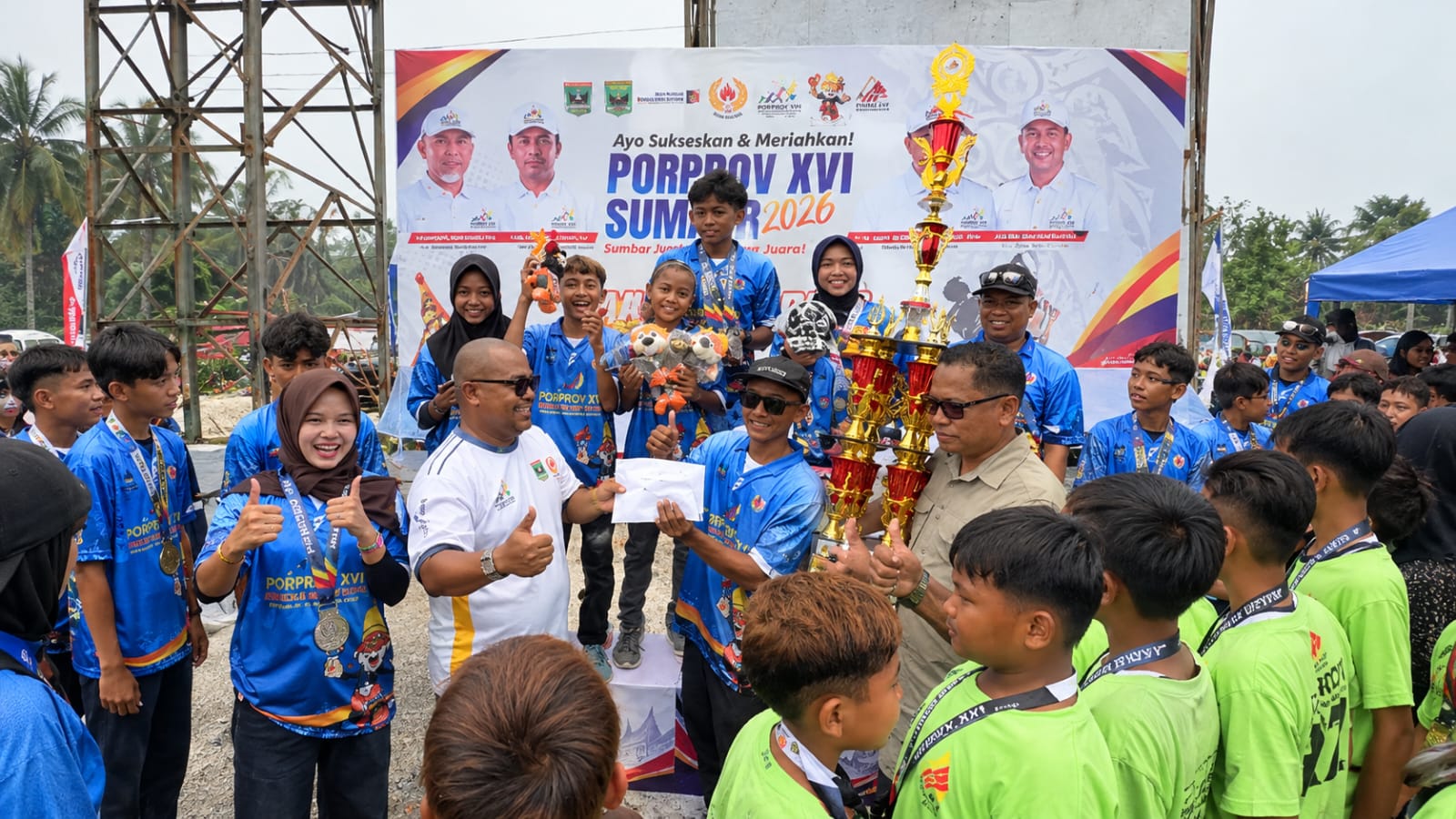 H Jhon Reflita mendatangi Venue Cabor Panjat Tebing di Kabupaten Padang Pariaman. FPTI Kota Sawahlunto berhasil meraih 18 emas dan menjadi juara umum di ajang Porprov 2026